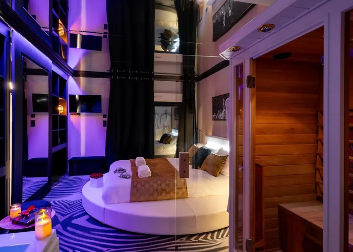 Hotel Jacuzzi Privatif LoveRoom Le Côté Secret