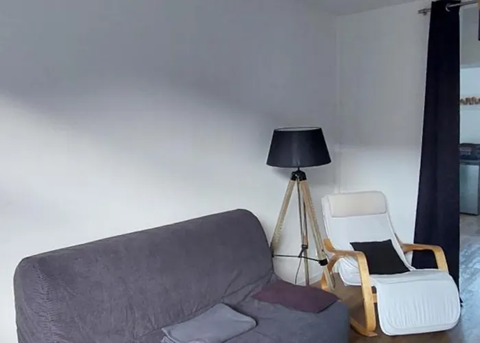 Entre les places, spacieux, calme, idéalement situé