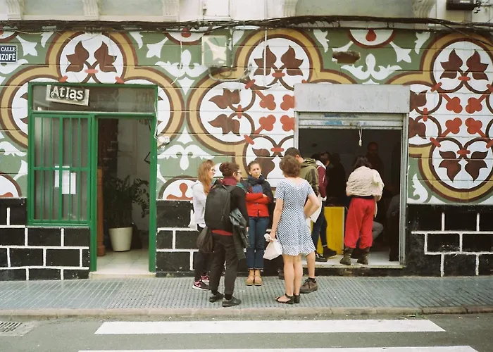 Hotel cerca del colegio: Atlas