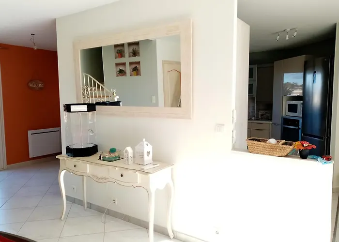 2 Chambres avec piscine et spa au calme, mer à proximité.
