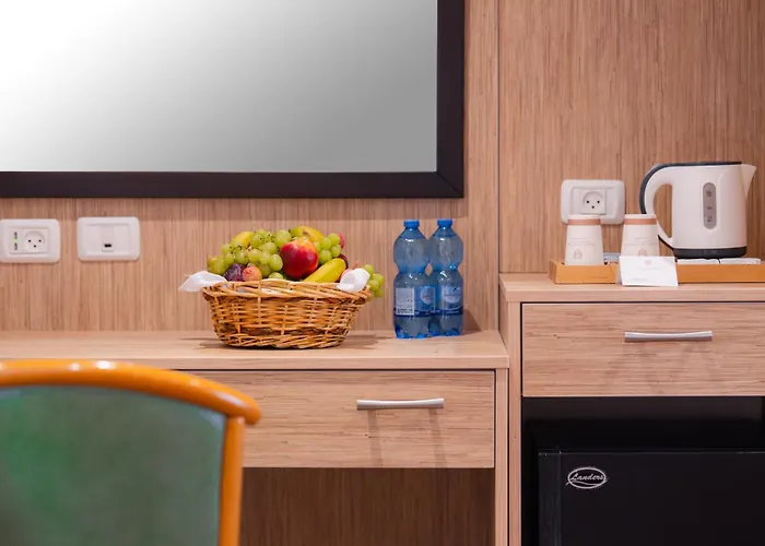 Cheap hotel: Golden Walls Hotel