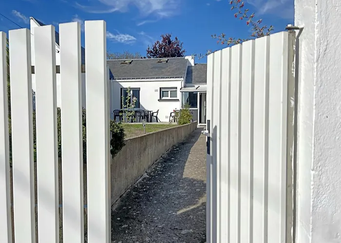RÉF 329 - RIANTEC maisonnette de type pêcheur 3 pièces avec jardin clos