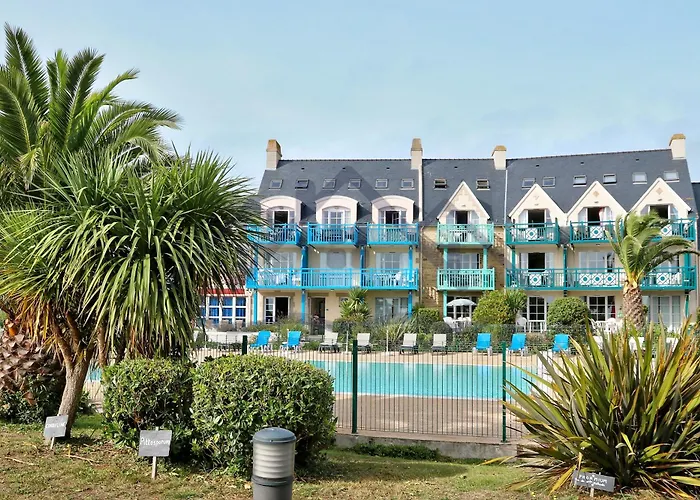 LocaLise - A05 - Plain-pied avec petite vue mer donnant sur la piscine et le jardin - Grande salle de bain - Wifi inclus - draps inclus - animaux bienvenus - parking gratuit