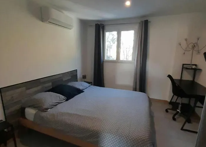 Appartement spacieux &très calme. Spacious&very quiet apartment.