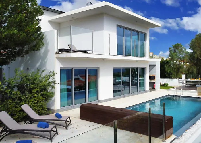 Villa Madeira By Lovelystay