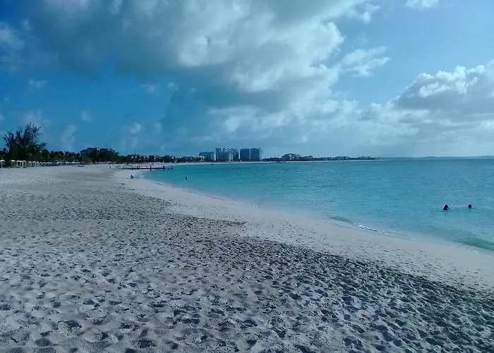 Apartment Near Grace Bay Beach