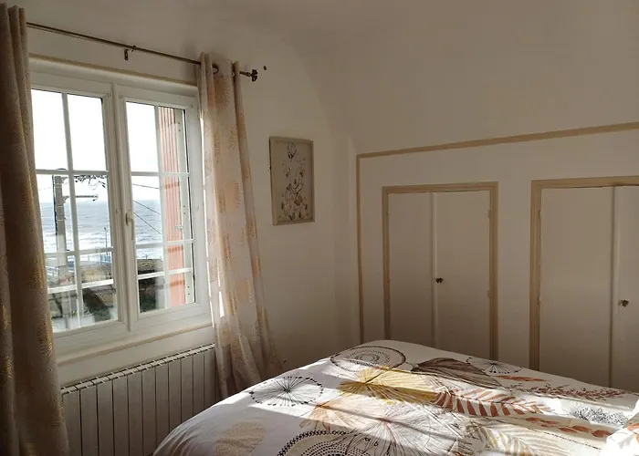 Au gré des marées 2 appartement face à la mer 2ème étage