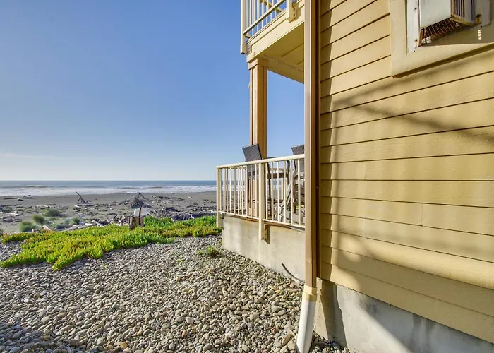 Quiet Waterfront Escape W/ Hot Tub & Beach Access!