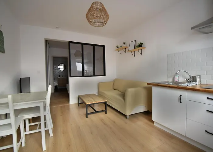 Appartement cosy à 50 m de la plage et du port