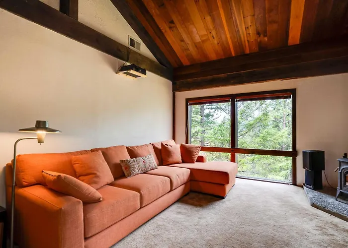 Peaceful Applegate River Valley Sanctuary!