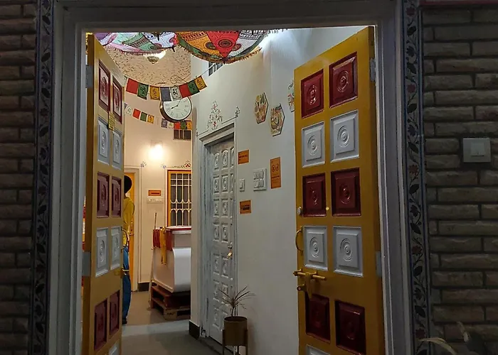 Raahi Backpacker'S Hostel- Lake View