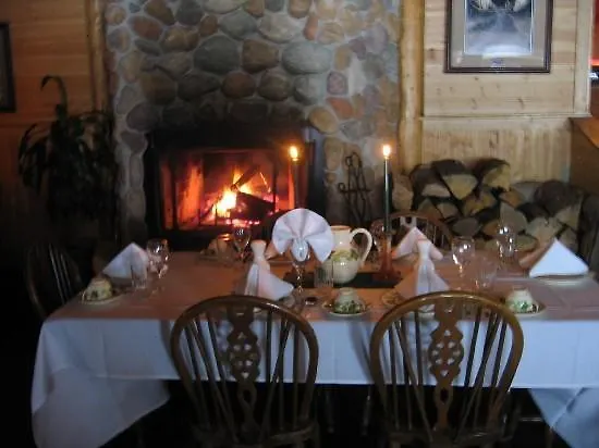 Villa: The Bull Moose Lodge