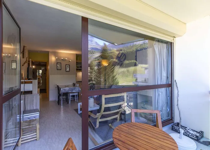 Studio cabine 6 personnes proche pistes, vue montagne - FR-1-400-38