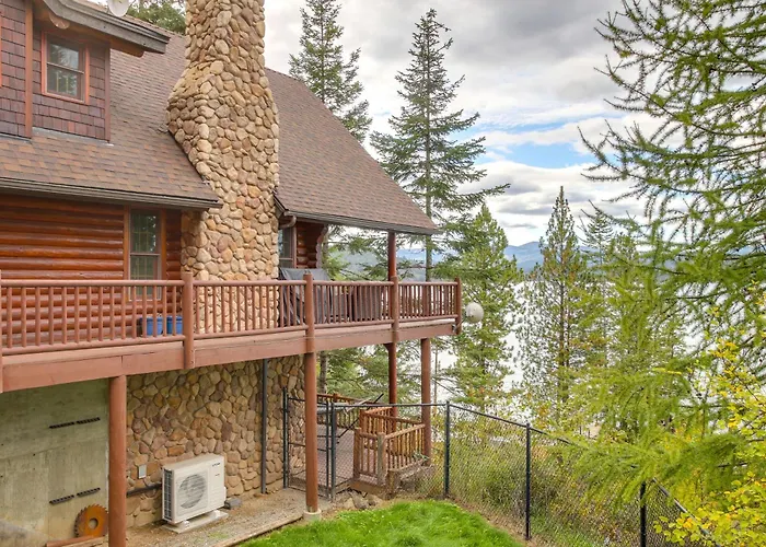 Rustic Gotham Bay Cabin On Lake Coeur D'Alene
