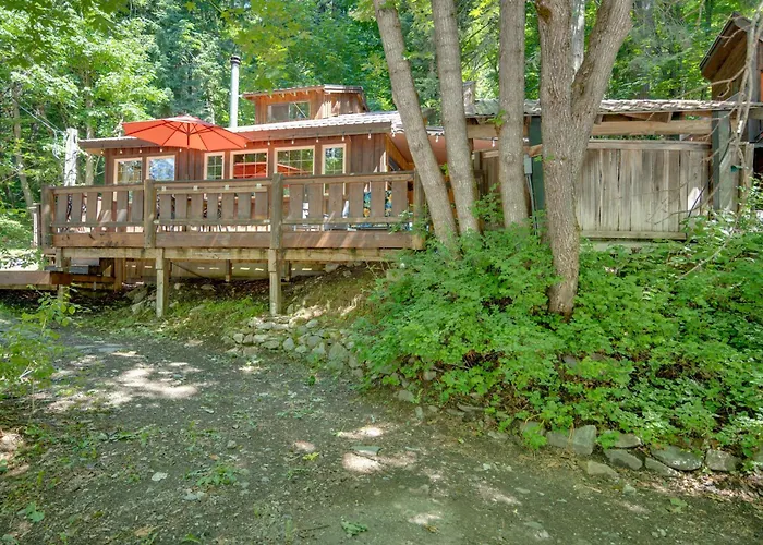 Leavenworth Cabin W/ Private Hot Tub!