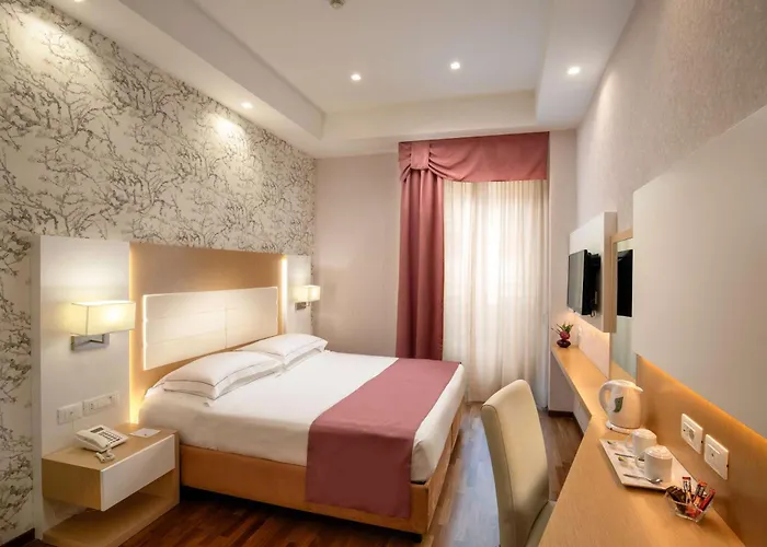 Pet Friendly hotel: Hotel Diana Roof Garden