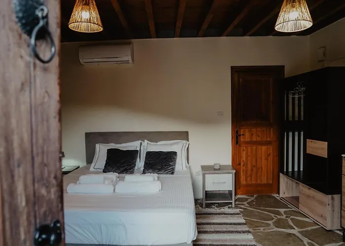 The Stonehouse Suites With Private Bath Spas
