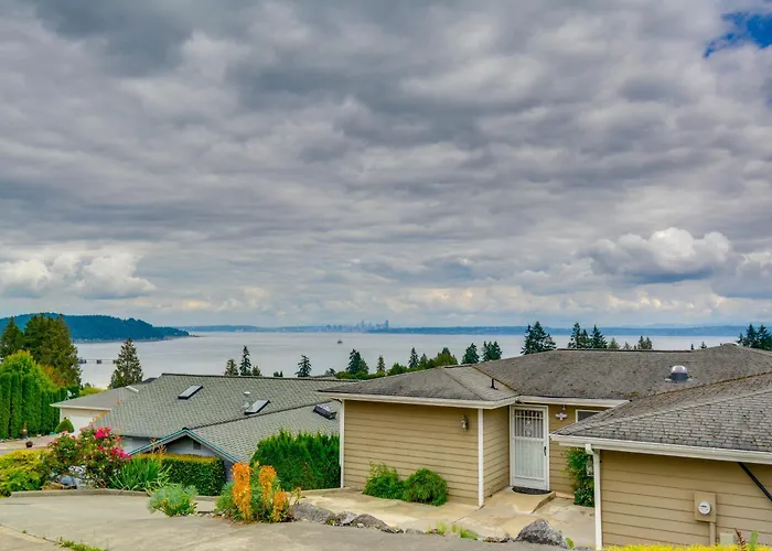 Pnw Retreat | Fireplace | Seattle Views