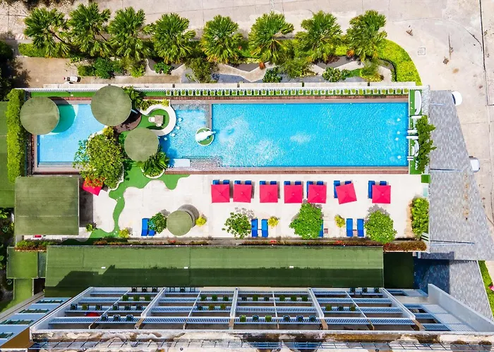 4-Sterne-Hotel: Ramada By Wyndham Phuket Deevana