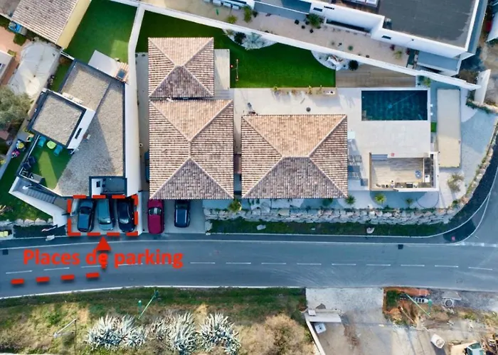 Appart Pop-Art proche autoroute, plages et attractions, Wifi - TV, déco stylée, calme