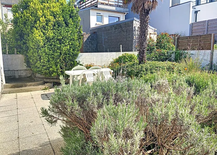 Jolie maison à 400m de la plage, proche centre-ville, avec terrasse et wifi gratuit - FR-1-361-55