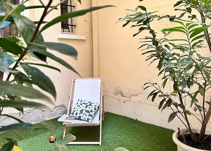 Beau studio et sa terrasse quartier historique