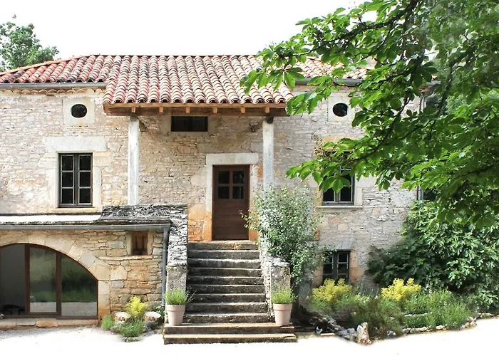 VESTIGES, ancien corps de ferme rénové selon l'esprit wabi-sabi