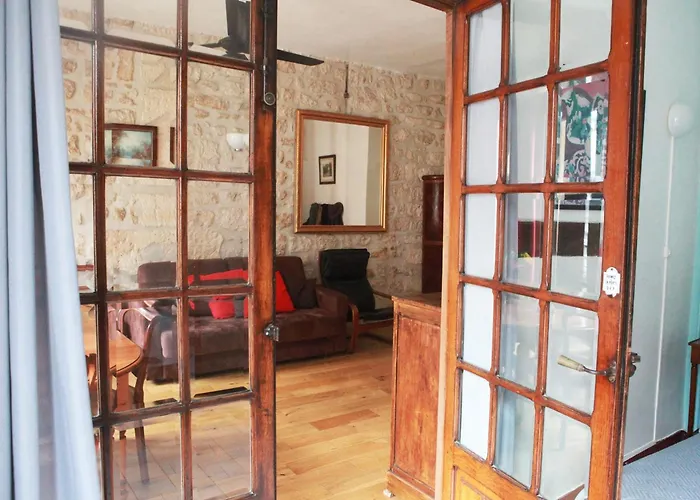 Latin Quarter - Notre Dame Apartment