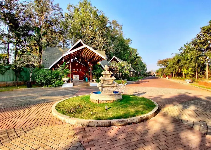 Jacuzzi hotel: Fazlani Natures Nest - The Wellness Retreat