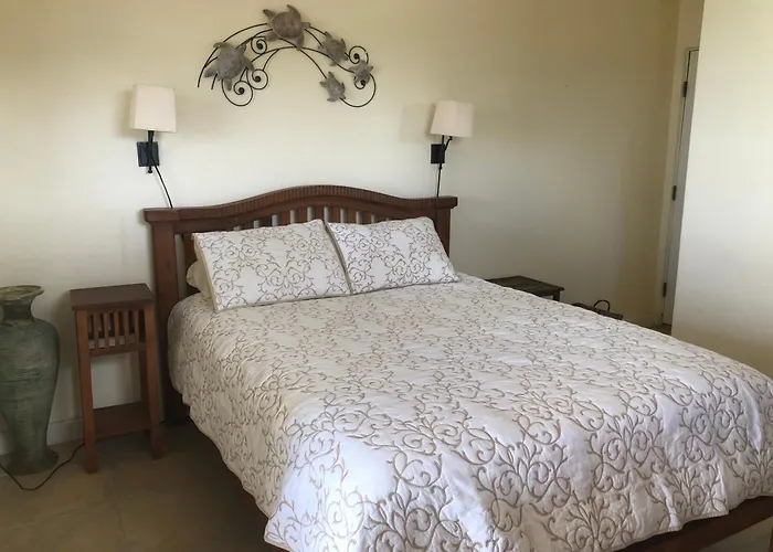 Coconut Breeze Villa: Mesmerizing Views, Cooling Tradewinds