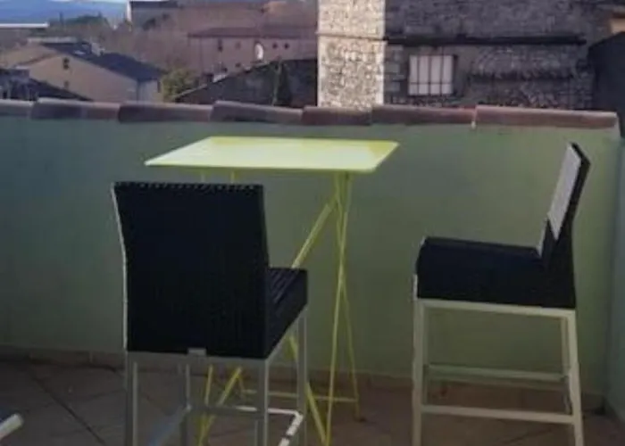 Duplex de charme avec terrasse au coeur du village