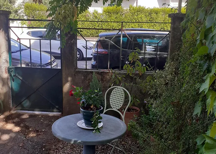 CHARMANT APPARTEMENT à 150 M des THERMES et du CENTRE VILLE