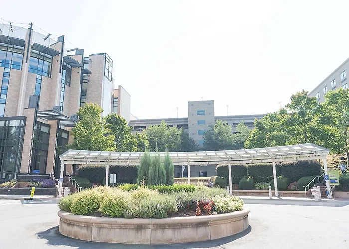 Casino hotel: Doubletree By Hilton Charlotte Uptown