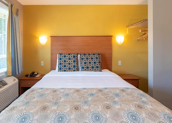 Motels Nordic Inn And Suites