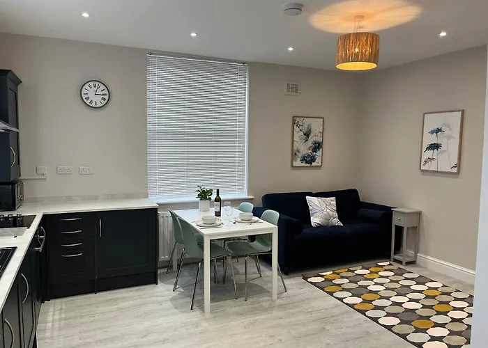 Charming 1 Bed Georgian Apartment