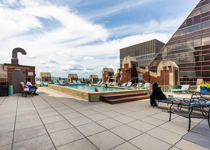 Luxury Inner Harbor Apartment