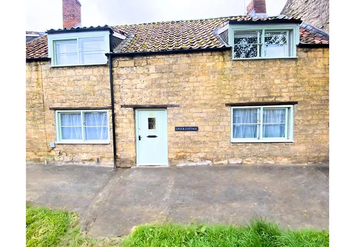 Cruck Cottage - Gorgeous 300 Year Old Cottage Mins From North Yorkshire Moors, Steam Trains And Picturesque Pickering