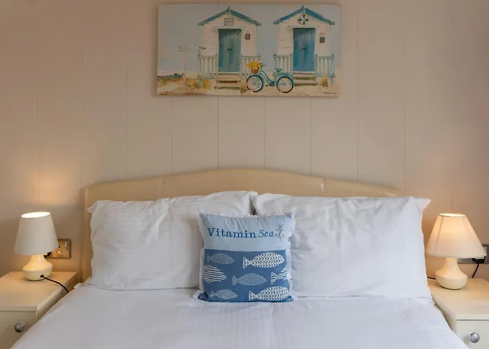 Private Villa: Driftwood Lodge