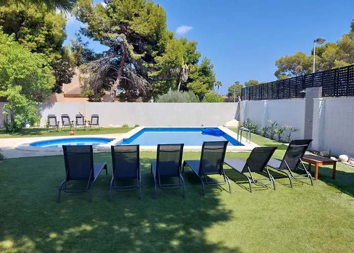 Large Sun Villa In Alicante With Pool And Bbq