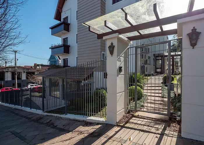 300 metros, Rua Coberta Centro - Solar Encantado