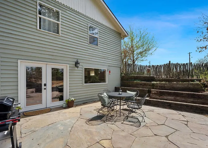 Country Cottage Basement Apartment