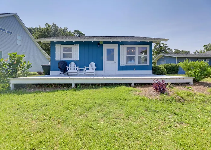 Waterfront Vacation Rental Home On Newport River!