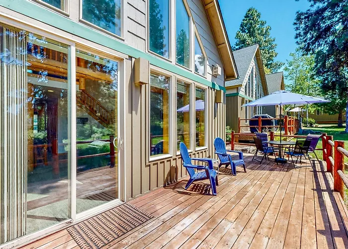 Gateway To Crater Lake! Resort Retreat W/ Pool