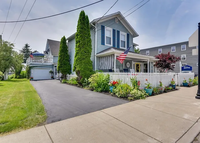 Bemus Point Vintage Suite W/ Soaking Tub & Kitchen
