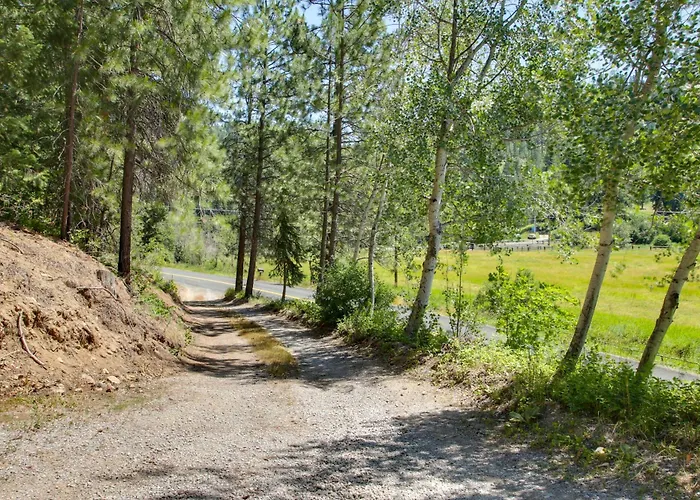 Modern Farmhouse W/ Movie Room - 6 Mi To Lake!