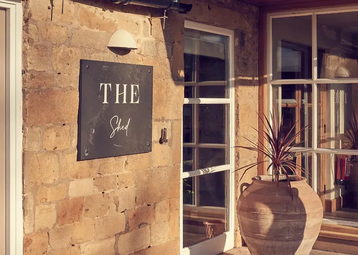 Hotel with Tennis: Dormy House Hotel