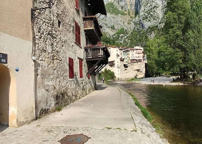 UNIQUE VUE exceptionnelle Vercors Rando baignade et cascades ski a 30 mn