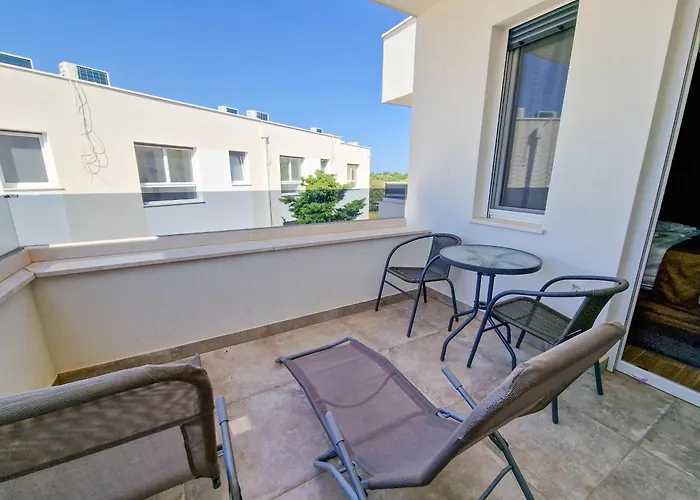 4 Gentlemen Villas With Private Jacuzzi