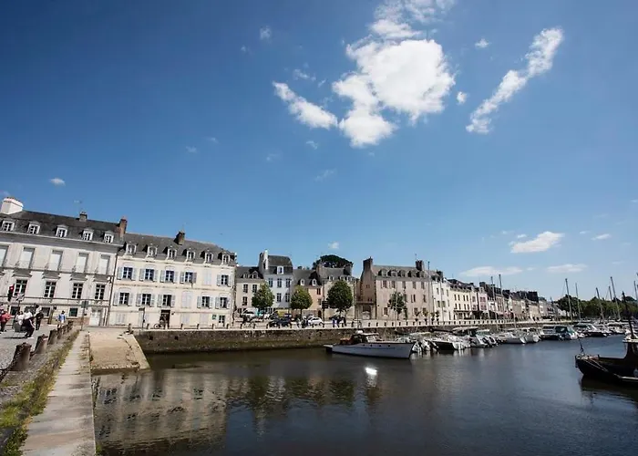 Vue imprenable sur le port, charmant et clair!