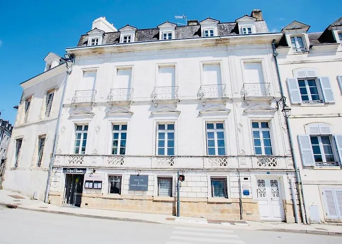 Vue imprenable sur le port, charmant et clair!